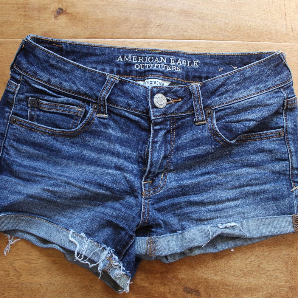 American Eagle "Shortie" Jean Shorts Size 4